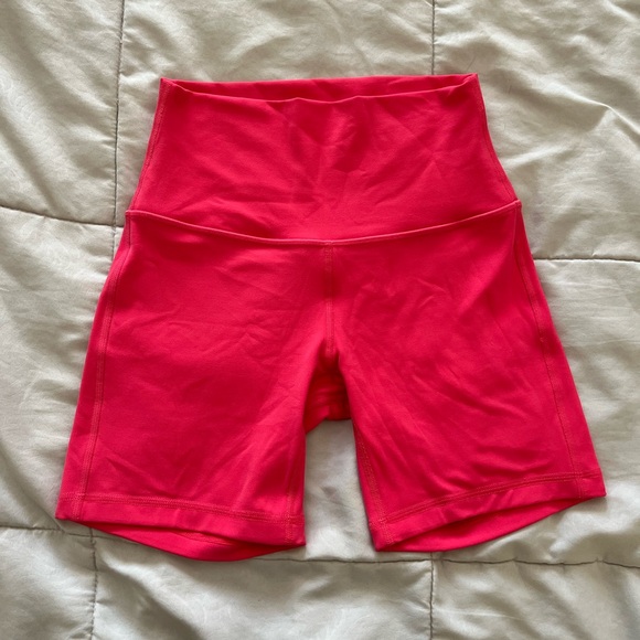 Lululemon Align Short Lipgloss 4 - Picture 2 of 5